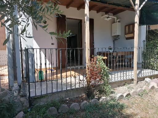 فيلا Casa Laghetto Castellaro  المظهر الخارجي الصورة