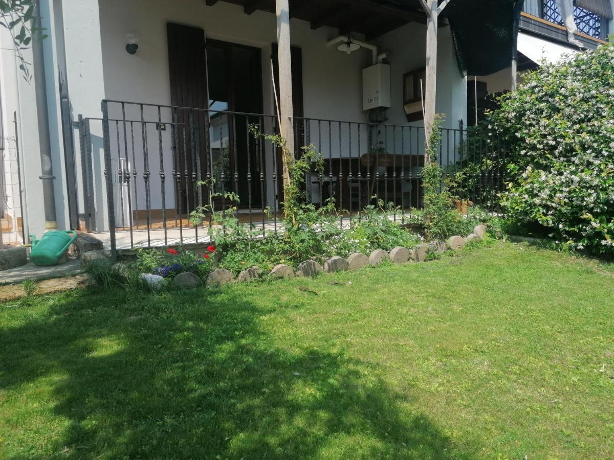 فيلا Casa Laghetto Castellaro  المظهر الخارجي الصورة
